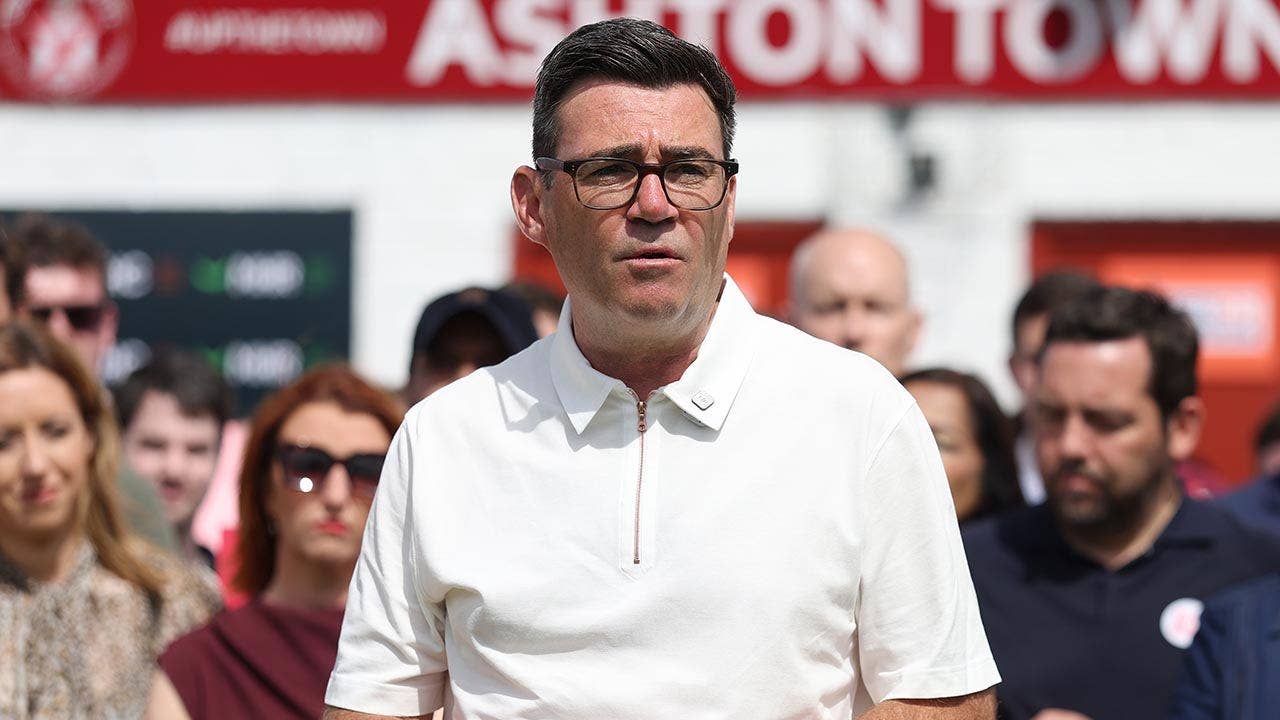 UK Prime Minister says football fans ‘singled out’ by alcohol ban not imposed on rugby matches