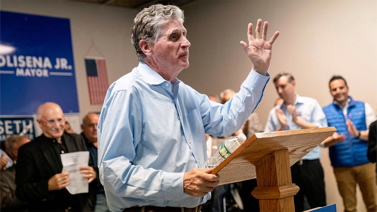Gov. Dan McKee faces primary rematch amid Washington Bridge construction delays
