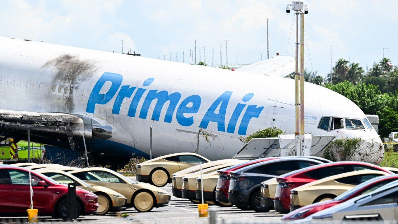 Amazon cargo plane pilot repeatedly warned of speed before Miami crash
