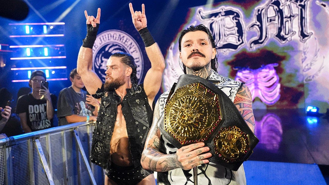 AAA mega champion Dominik Mysterio is the ‘complete package,’ WWE broadcaster Corey Graves says AAA mega champion Dominik Mysterio is the ‘complete package,’ WWE broadcaster Corey Graves says