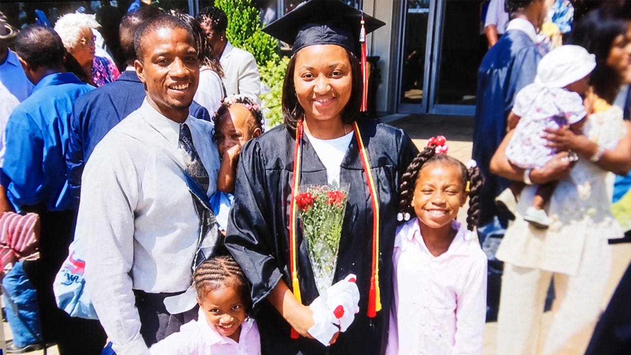 Fugitive suspect in Georgia mom’s silicone injection murder captured 17 years later after DMV slipup: cops Fugitive suspect in Georgia mom’s silicone injection murder captured 17 years later after DMV slipup: cops