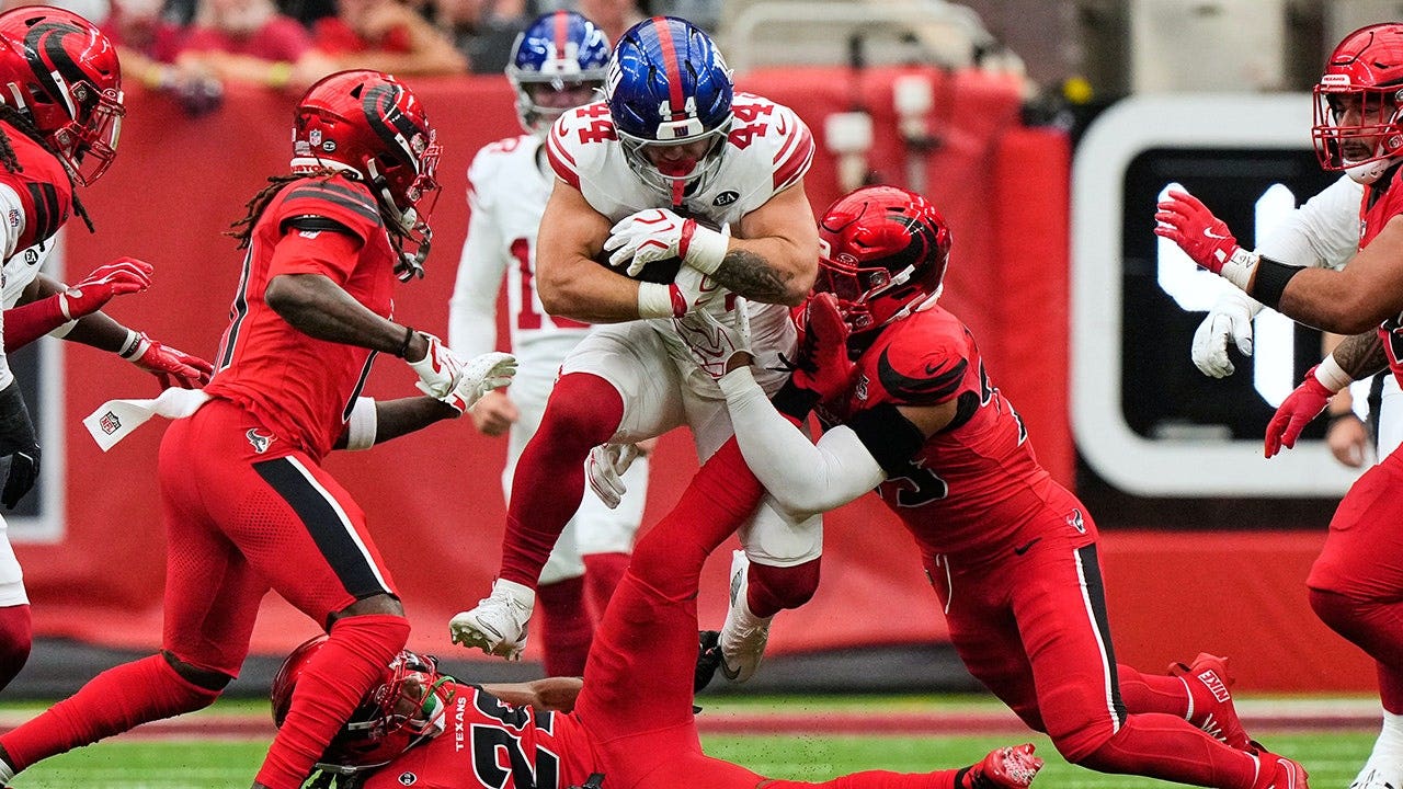 Giants’ Cam Skattebo hit with penalty after crushing Texans defender on routine run