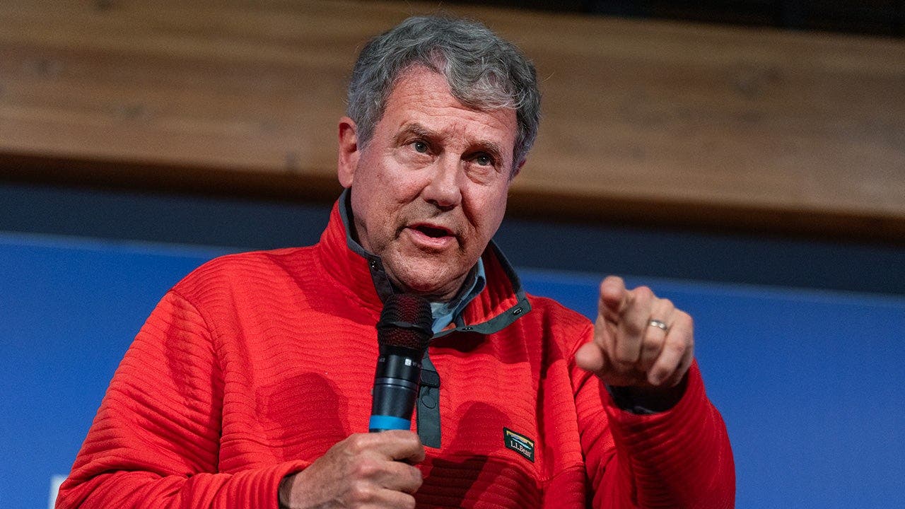 Dem eyeing Sen comeback to fix ‘broken DC system’ raked in cash from establishment Queen: ‘Jekyll and Hyde’ Dem eyeing Sen comeback to fix ‘broken DC system’ raked in cash from establishment Queen: ‘Jekyll and Hyde’