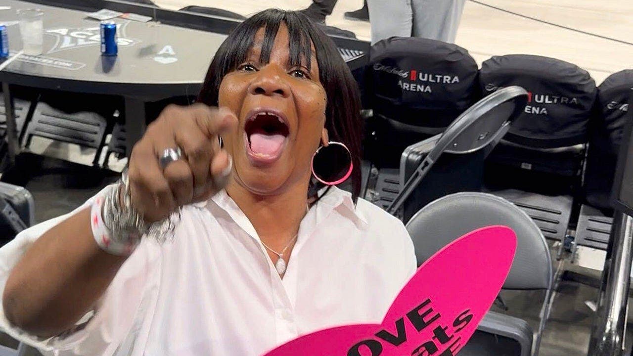 A’ja Wilson’s mom freaks out when asked to explain her ‘Love Beats Hate’ sign after Game 3 win vs Fever