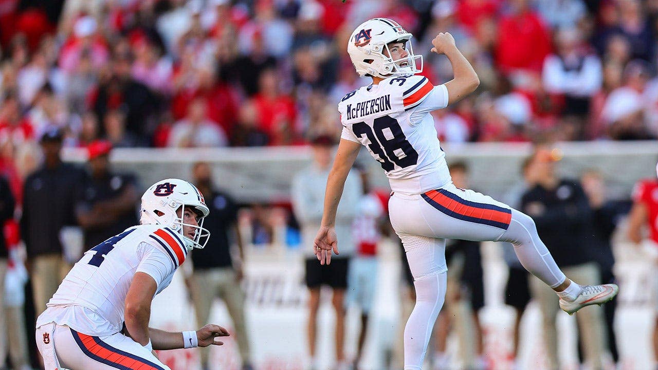 Unranked Auburn upsets top-ranked Georgia with walk-off field goal, marking wild feat not seen in 36 years Unranked Auburn upsets top-ranked Georgia with walk-off field goal, marking wild feat not seen in 36 years