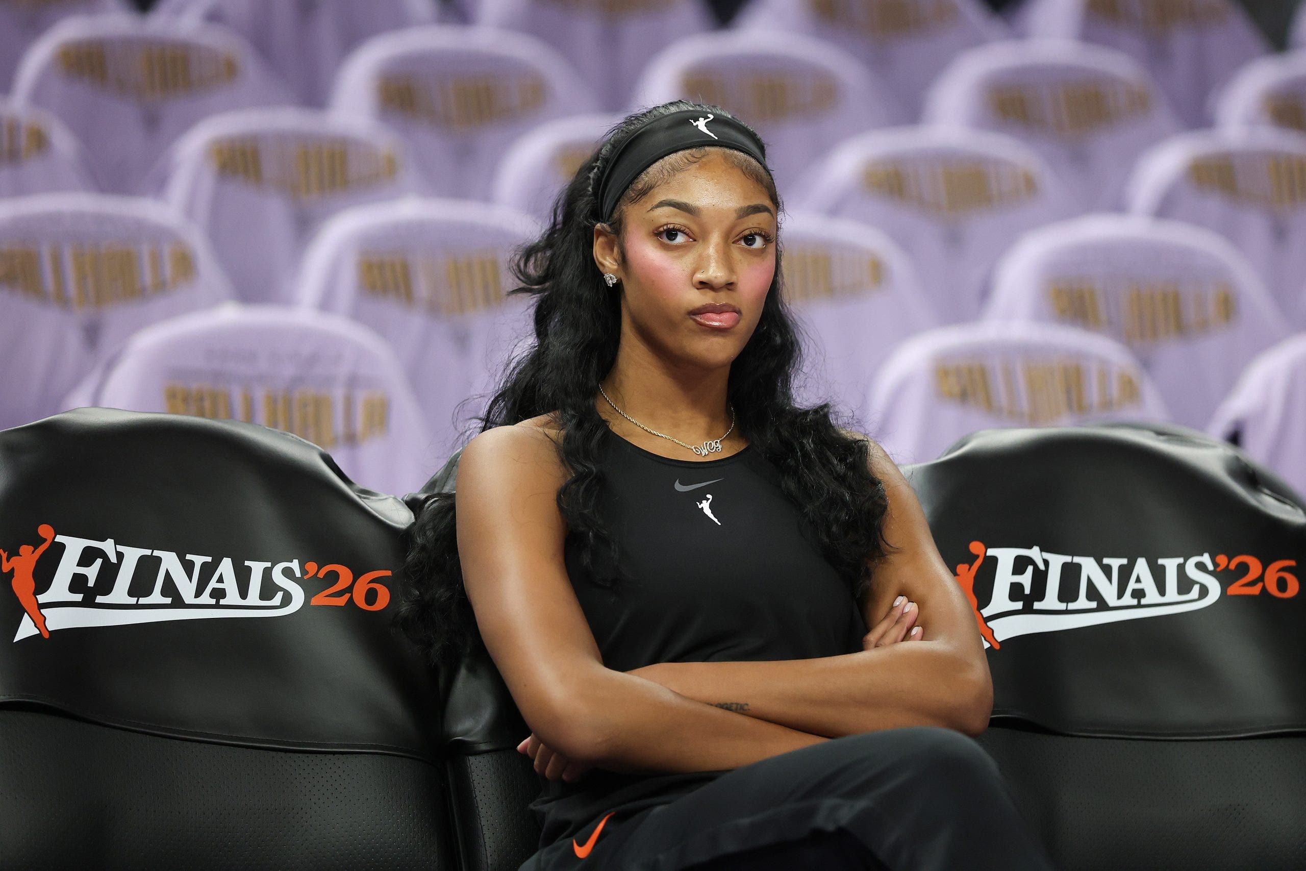 Dream and Valkyries leave court for national anthem, return seconds later at WNBA Finals