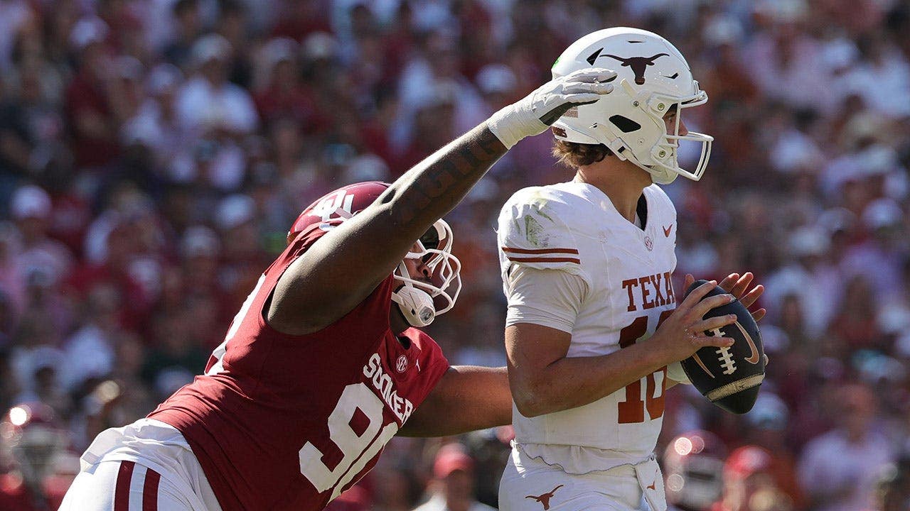 Unranked Oklahoma knocks off No. 1 Texas in walk-off fashion after Arch Manning’s rough 4th quarter