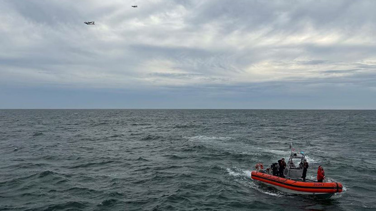 Se encuentran escombros mientras la Vigilancia Costera averiguación el avión desaparecido con destino a Boston frente a Nantucket