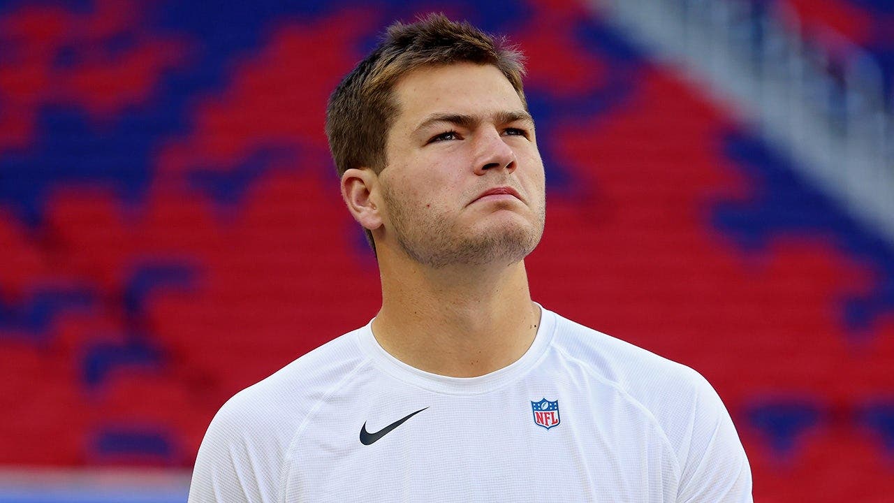 Patriots’ Drake Maye says he’s ‘a little bit skeptical’ US landed on moon, NASA responds
