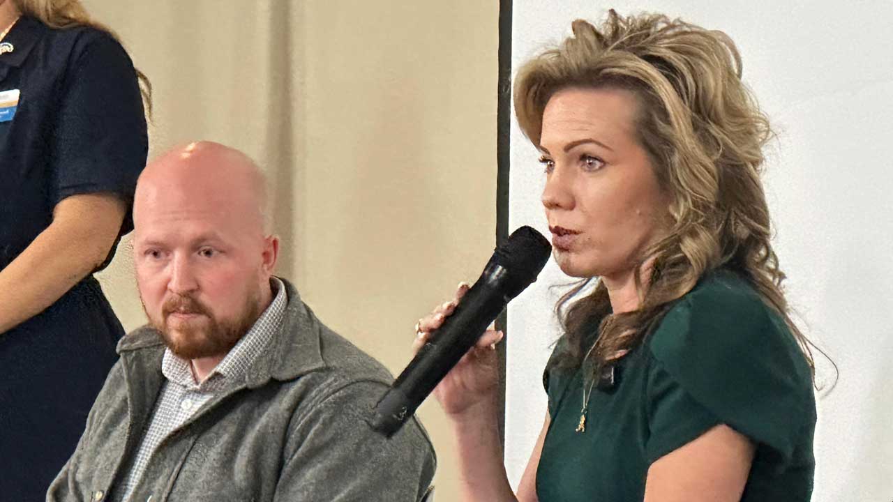 Trump-backed Alaska candidate blasts ‘so-called Republican’ Murkowski for endorsing Dem Trump-backed Alaska candidate blasts ‘so-called Republican’ Murkowski for endorsing Dem