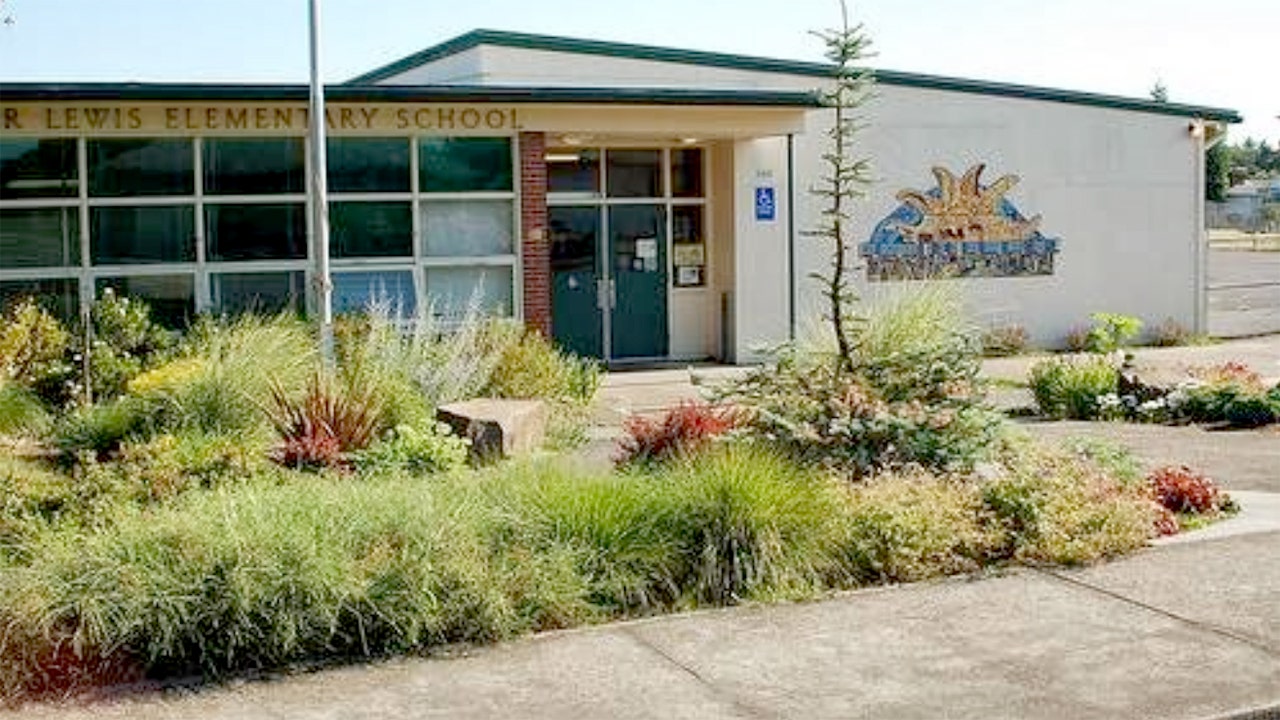 Portland Public Schools rescinds ban on mom over LGBTQ curriculum