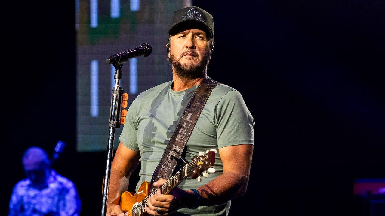 Luke Bryan's son thanks fans for prayers after painful high school football injury