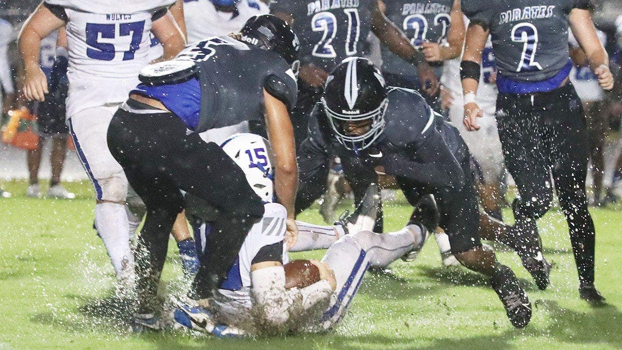 Florida high school football game erupts into violent brawl involving players, coaches after final whistle Florida high school football game erupts into violent brawl involving players, coaches after final whistle