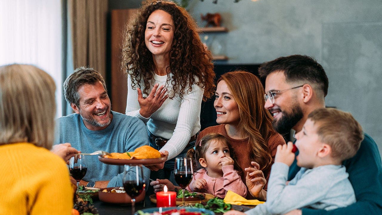 Celebrity chef says military lesson is key to keeping families together