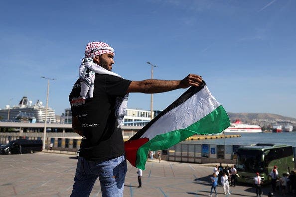 Dockworkers strike at 113 ports as communist groups back Gaza protest