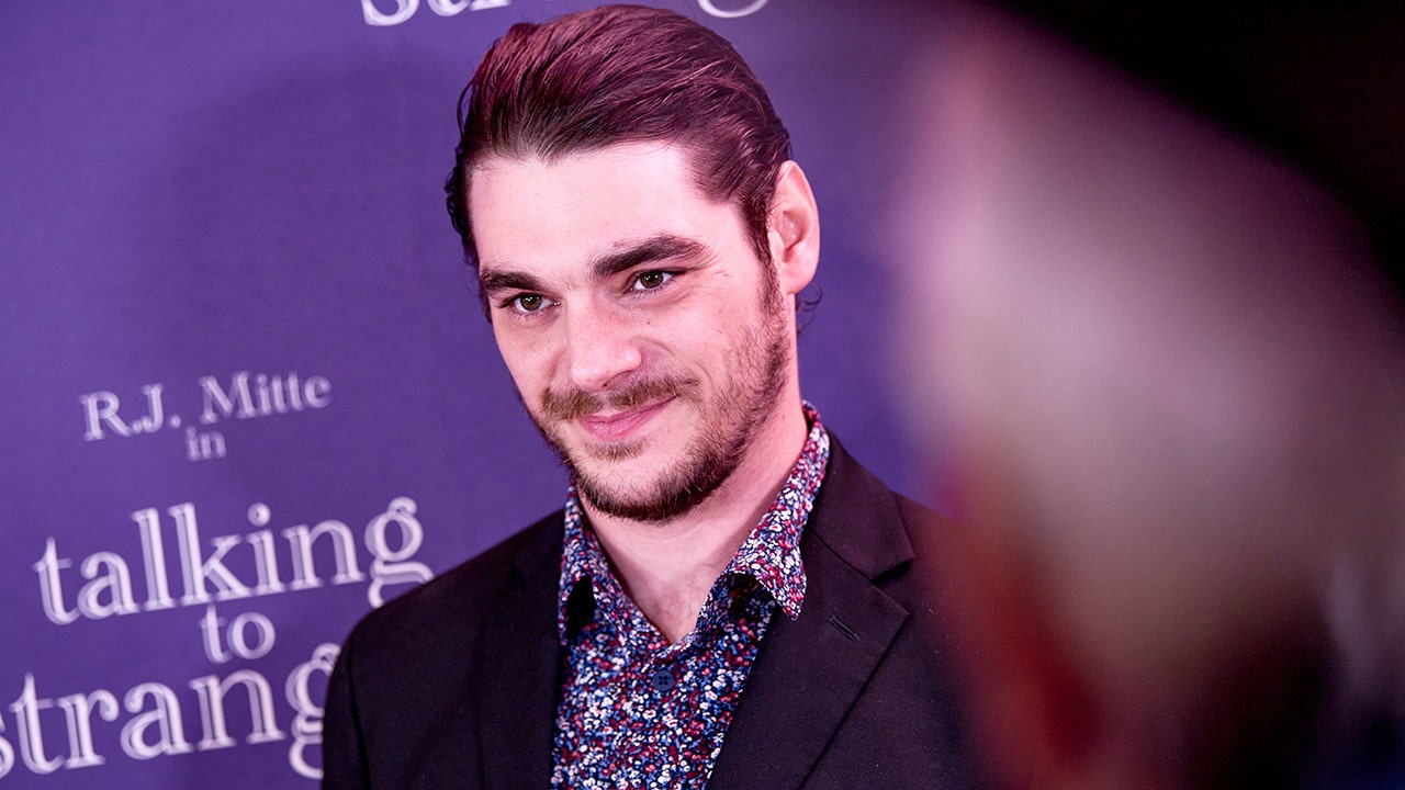 ‘Breaking Bad’ actor RJ Mitte dead at 34