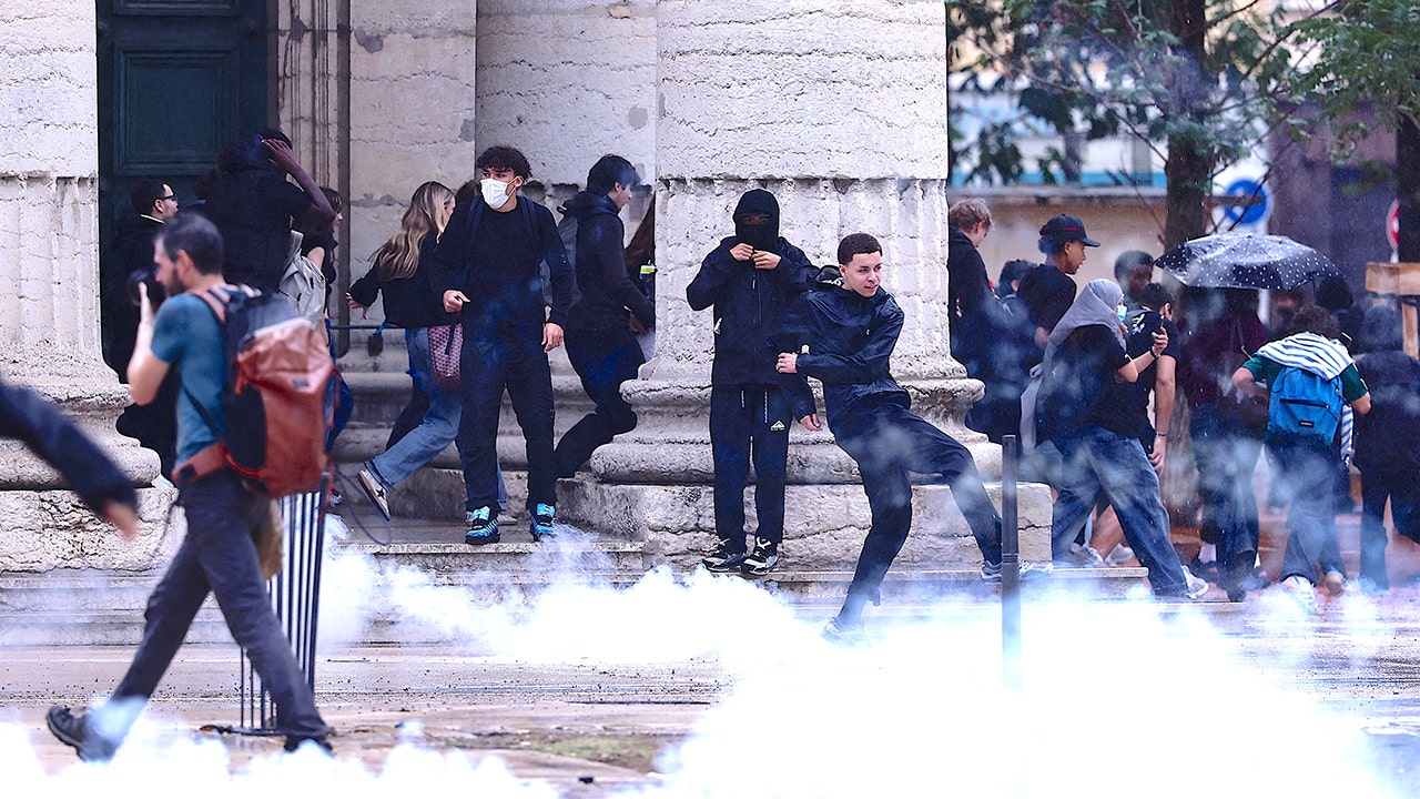 France student protests leave teen without hand after police clash