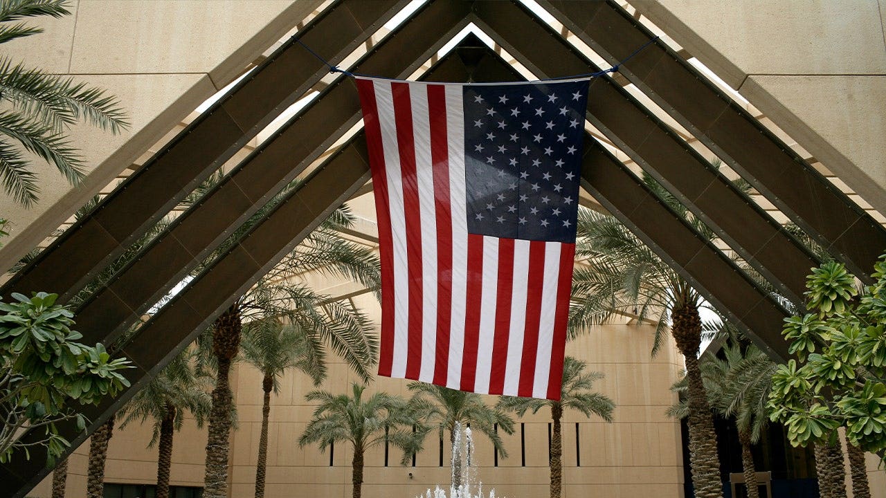 Trump orders US government staff out of Saudi Arabia amid Houthi attacks