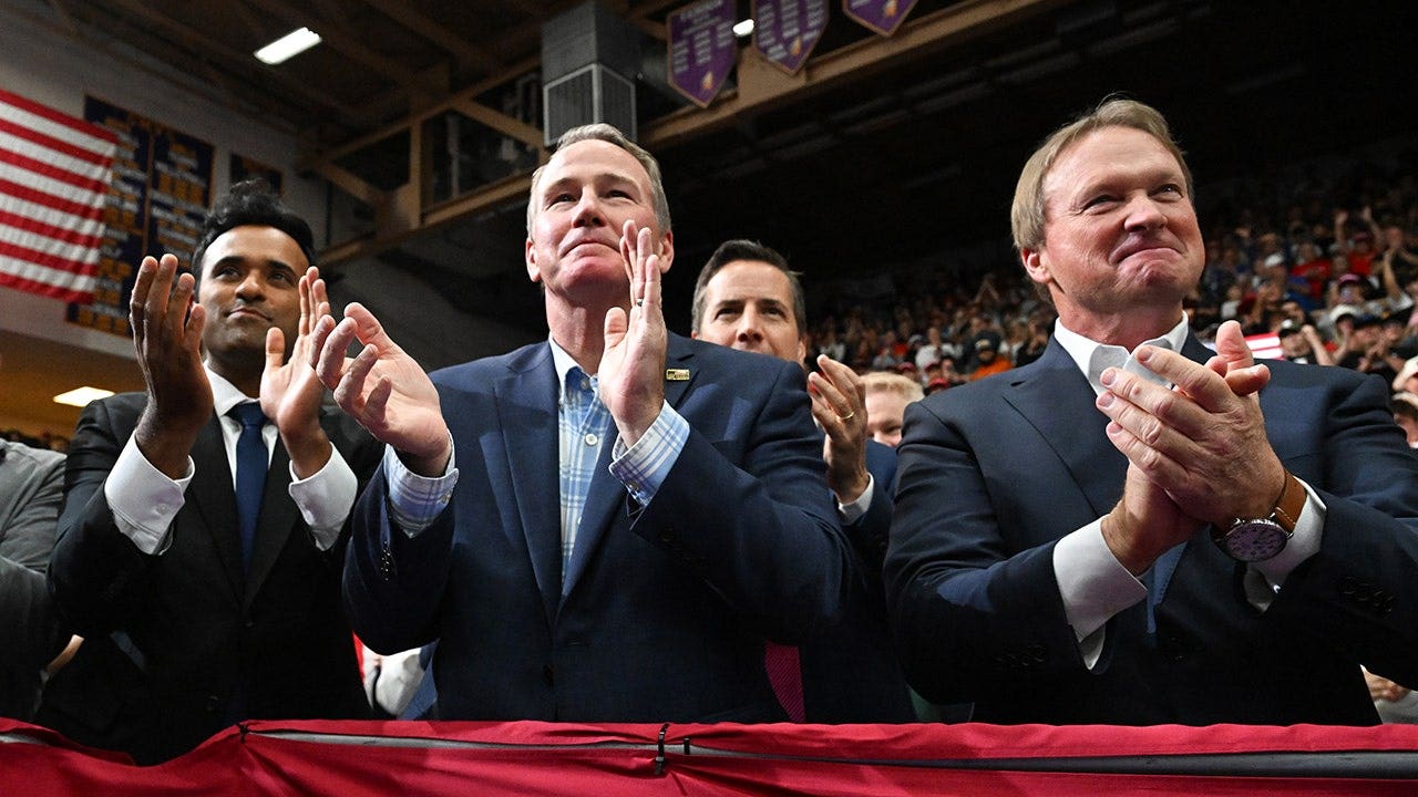 Jon Gruden fires up Trump rally crowd in Ohio as if delivering a locker room speech then delivers endorsement Jon Gruden fires up Trump rally crowd in Ohio as if delivering a locker room speech then delivers endorsement