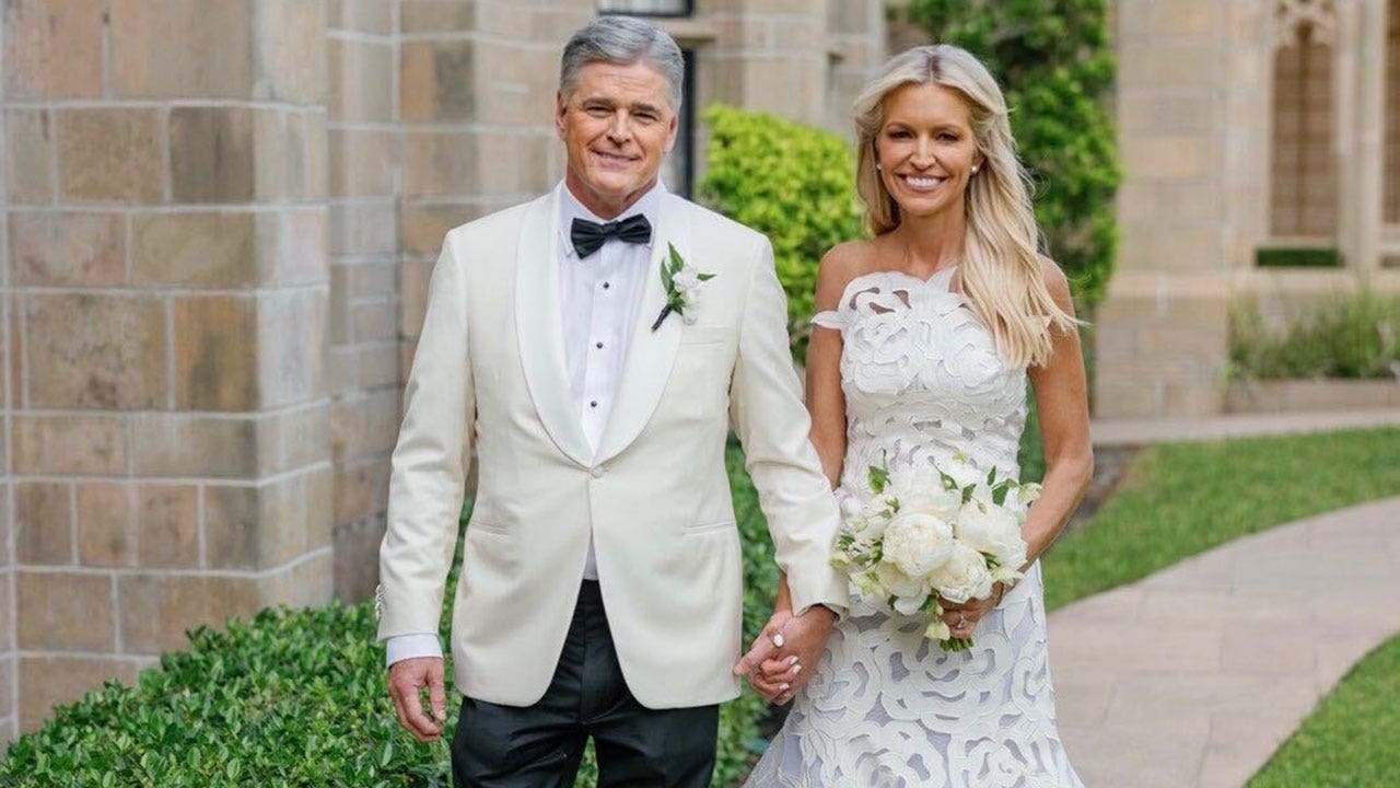 Ainsley Earhardt, Sean Hannity marry at the same church where they got engaged
