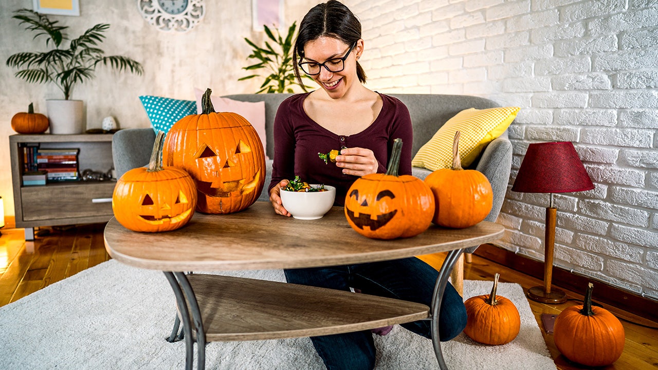 Halloween candy can crack teeth and pull out fillings, dentist warns