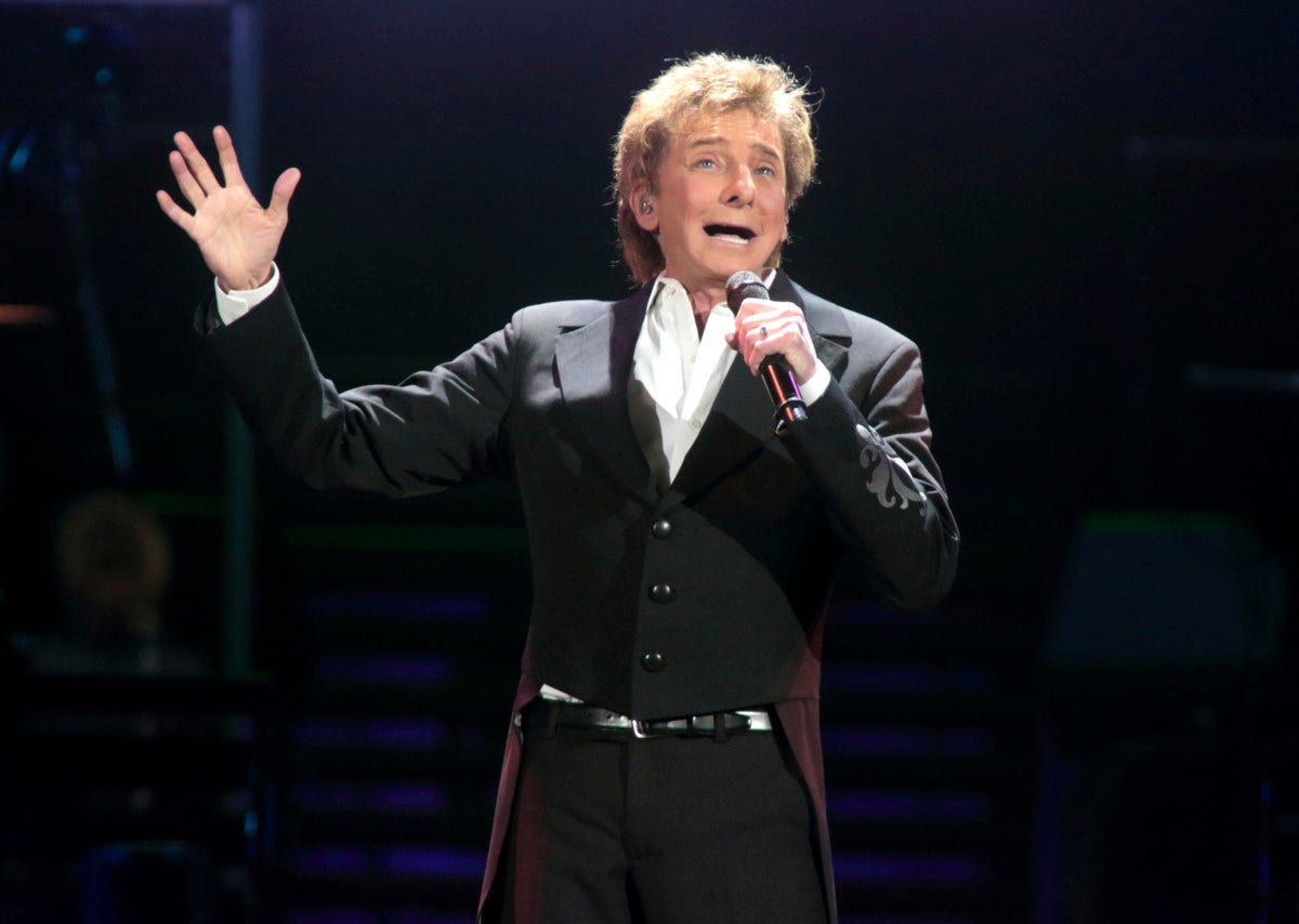 Barry Manilow Reveals He’s Gay | News